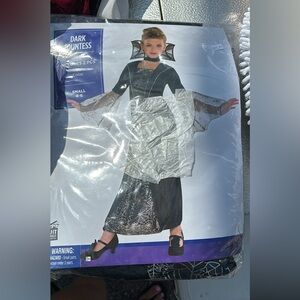 Girls Halloween costume like new